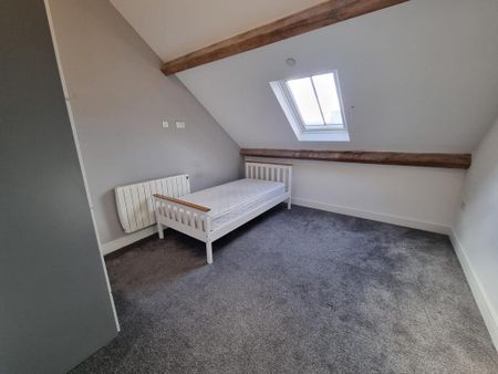 3 bedroom flat to rent - Photo 3