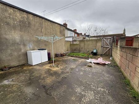 Manchester Road, Swindon, SN1 - Photo 2