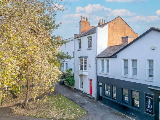 7 bedroom house of multiple occupation to rent - Photo 1