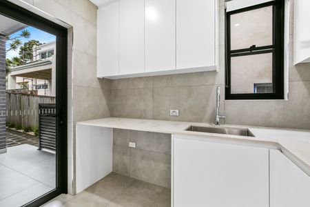 3A Maple Crescent, Ermington NSW 2115 - House For Rent | Domain - Photo 3