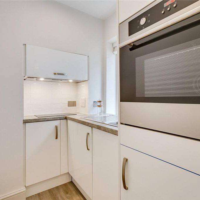 Studio to rent - Photo 1