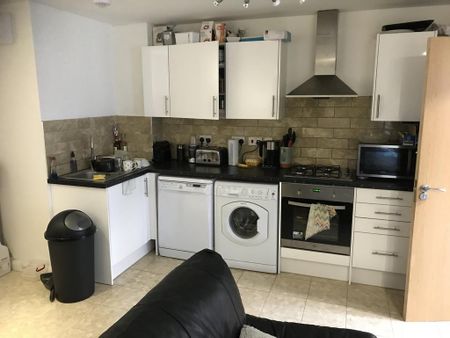 2 bedroom apartment to rent - Photo 3