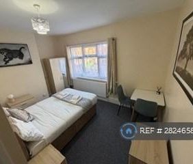 1 bedroom in a flat share to rent - Photo 1