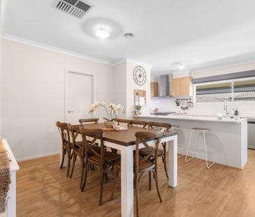 Stylish Family Living in Prime Wollert Location! - Photo 3