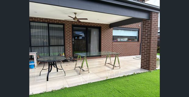 Beautiful 2 Storey Home - 4 Room + Study - Photo 1