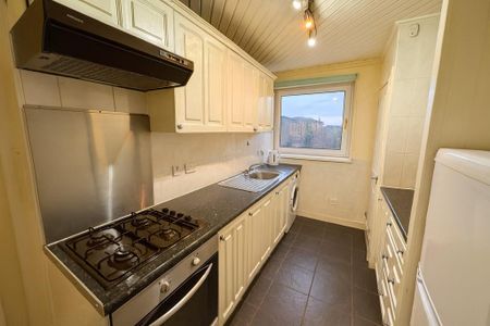 2 bedroom apartment to rent - Photo 4