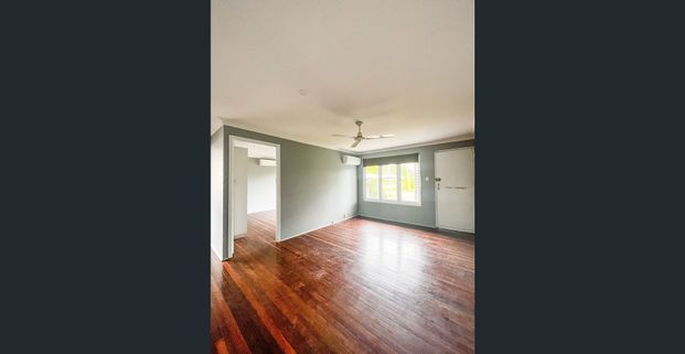 $475 per week (INCLUDES WATER) Duplex in Rocklea - 10kms from CBD. - Photo 1