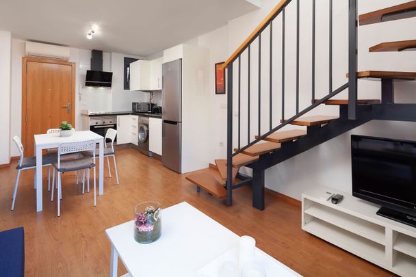 Alquiler de dúplex en Calle Churruca - Photo 1