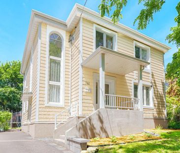 À louer / Maison à étages - Photo 1