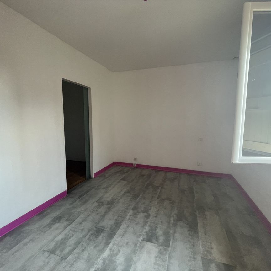 Location Appartement 4 pièces 119m² ST RAMBERT D ALBON 26140 - Photo 1