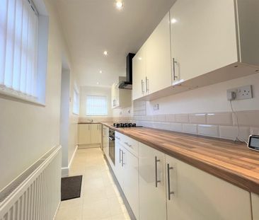 2 bedroom House To Let - Photo 3