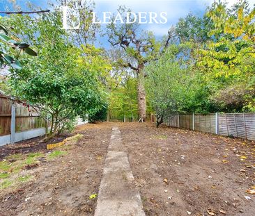 3 bedroom house to rent Tring Gardens, RM3 - Photo 6