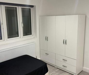 Room in a Shared House, Shere Road, IG2 - Photo 2