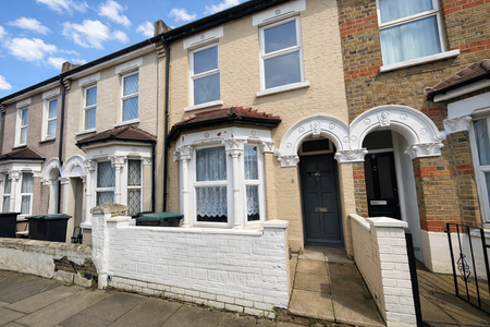 3 bedroom terraced house to rent - Photo 4