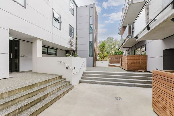 The Perfect Location & Lifestyle - Photo 1
