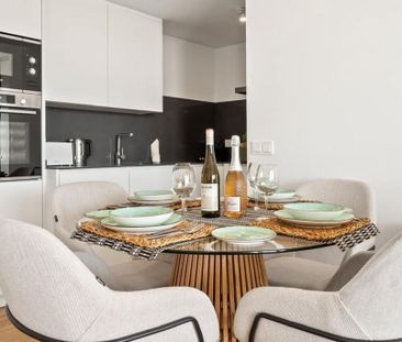 2 bedroom luxury Apartment for rent in Casares, Spain - Photo 2