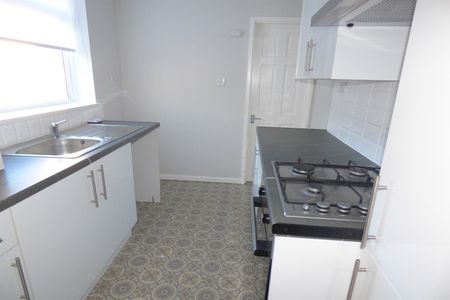 2 bed flat to rent in Erskine Road, South Shields, NE33 - Photo 5