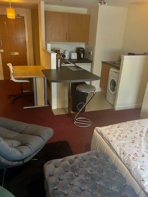 Studio to rent - Photo 1