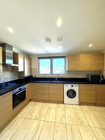 2 bedroom flat to rent - Photo 2