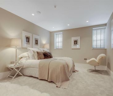 3 bedroom mews to rent - Photo 4