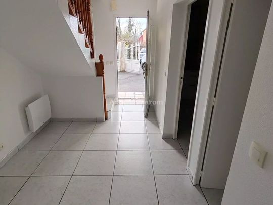 Location Maison 5 pièces 141 m2 à Buros - Photo 1