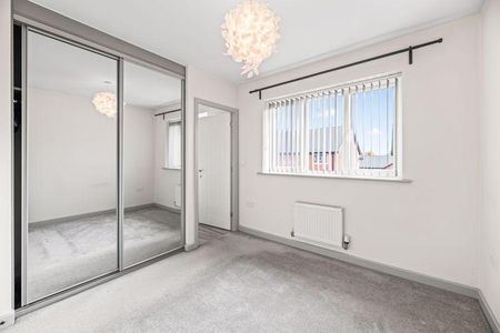 3 bedroom semi-detached house to rent - Photo 5