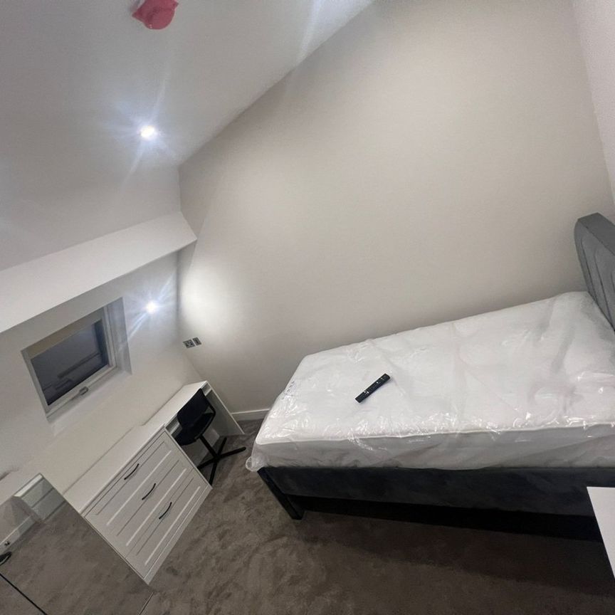 Room in a Shared Flat, Institute Road, B14 - Photo 1
