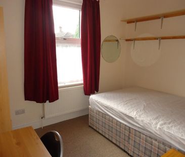 Bournemouth Sedgley Road Winton, BH9, Dorset - Photo 4