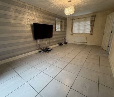 Violet Close - Photo 1