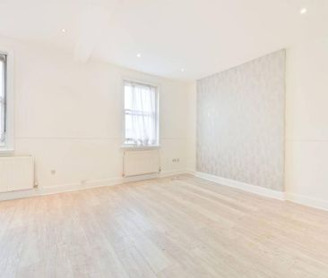 3 bedroom flat to rent - Photo 1