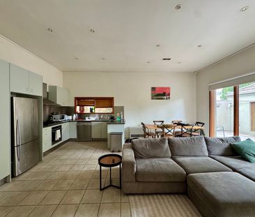 Caulfield North - Photo 1