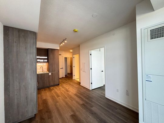 For Lease - 8 Interchange Way Unit# 2115, Vaughan, Ontario - Photo 1