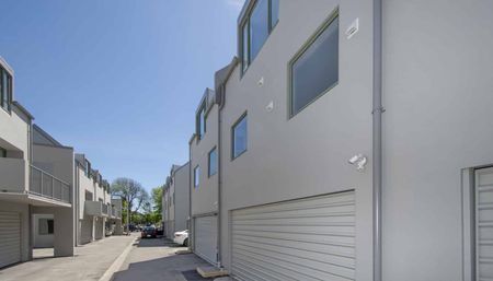 Premium Parkside Living - Photo 4