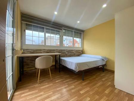 Carrer de Rius i Carrió, L'Hospitalet de Llobregat, Catalonia 08904 - Photo 4