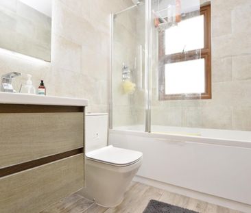 3 bedroom House To Let - Photo 4