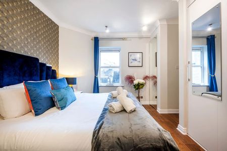 Charing Cross Road - Photo 4