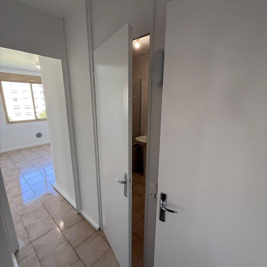 Location Appartement 3 pièces 65m² DECINES CHARPIEU 69150 - Photo 1