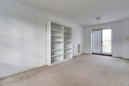 4 bedroom detached house to rent - Photo 2