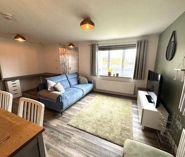 Kings Seat Place, Maddiston - Photo 1