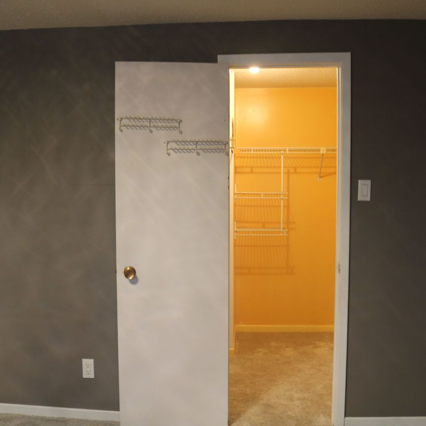 For Lease - 13 Spring Street, Whitchurch-Stouffville, Ontario - Photo 1