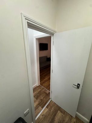 1 Bed Flat, Praed Street, W2 - Photo 1