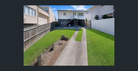 Cute Renovated Cottage in Superb Location - Photo 5