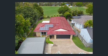 Spacious Family Home with a large shed - Photo 3