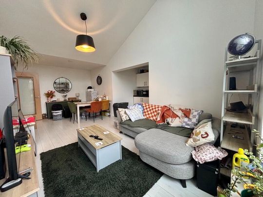 25 Woodbrook Green, Lisburn, BT28 2ZJ - Photo 1