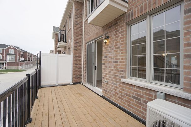 For Lease - 3328 Thunderbird Promenade, Pickering, Ontario - Photo 1