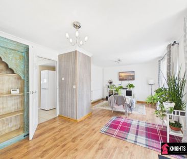 Price £1,200 pcm - Available Now - Unfurnished - Photo 4