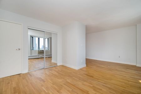 800 Richmond Street West - Photo 3