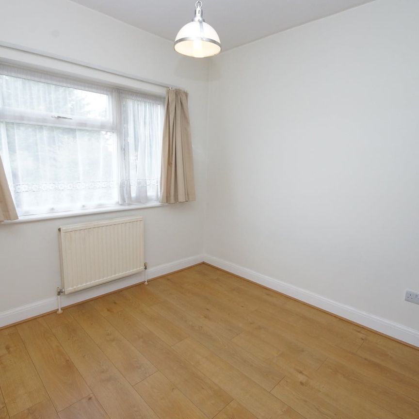 3 Bed Semi-Detached House, Hillview Gardens, HA2 - Photo 1