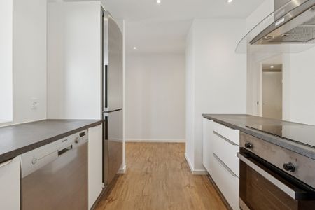 Moderne lejlighed med stor altan - Photo 2