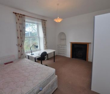 4 bedroom terraced house to rent - Photo 2